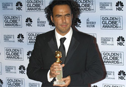 Alejandro Iñárritu con il premio per <i>Babel</i>” /><em>Babel</em>, il terzo film di Alejandro González Iñárritu, si è aggiudicato il premio di miglior film drammatico durante la sessantaquattresima edizione dei Golden Globe Awards, i riconoscimenti assegnati dalla stampa straniera. Miglior commedia è stata invece votata <em>Dreamgirls</em>, che si è anche aggiudicata i premi per gli attori non protagonisti Eddie Murphy e Jennifer Hudson. </p>
<p>La miglior regia è andata a Martin Scorsese, già vincitore anche quattro anni fa, mentre miglior film in lingua straniera a Clint Eastwood per <em>Letters from Iwo Jima</em>.</p>
<p>Migliori attori drammatici sono stati scelti Forest Whitaker ed Helen Mirren (che si è aggiudicata due premi considerando anche quella per migliore attrice in una serie tv), mentre i migliori comici sono stati Sacha Baron Cohen e Meryl Streep (al sesto premio su ben ventuno nomination).</p>
<p>Per quanto riguarda le serie tv, si sono aggiudicate il premio <em>Grey’s Anatomy</em> e <em>Ugly Betty</em>.</p>
<p><strong>Tutti i riconoscimenti</strong>:</p>
<p><strong>Miglior film drammatico</strong>: <em>Babel</em><br />
<strong>Miglior commedia</strong>: <em>Dreamgirls</em><br />
<strong>Miglior attore in film drammatico</strong>: Forest Whitaker in <em>L’ultimo re di Scozia</em><br />
<strong>Miglior attore in commedia</strong>: Sacha Baron Cohen in <em>Borat</em><br />
<strong>Miglior attrice in film drammatico</strong>: Helen Mirren in <em>The Queen</em><br />
<strong>Miglior attrice in commedia</strong>: Meryl Streep in <em>Il diavolo veste Prada</em><br />
<strong>Miglior attore non protagonista</strong>: Eddie Murphy in <em>Dreamgirls</em><br />
<strong>Miglior attrice non protagonista</strong>: Jennifer Hudson in <em>Dreamgirls</em><br />
<strong>Miglior regia</strong>: Martin Scorsese per <em>The Departed</em><br />
<strong>Miglior sceneggiatura</strong>: Peter Morgan per <em>The Queen</em><br />
<strong>Miglior canzone</strong>: Prince per The Song of the Heart in <em>Happy Feet</em><br />
<strong>Miglior colonna sonora</strong>: Alexandre Desplat per <em>Il velo dipinto</em><br />
<strong>Miglior film in lingua straniera</strong>: <em>Letters from Iwo Jima</em><br />
<strong>Miglior film d’animazione</strong>: <em>Cars</em><br />
<strong>Miglior serie tv drammatica</strong>: <em>Grey’s Anatomy</em><br />
<strong>Miglior serie tv comica</strong>: <em>Ugly Betty</em><br />
<strong>Miglior attore in serie tv drammatica</strong>: Hugh Laurie in <em>Dottor House</em><br />
<strong>Miglior attore in serie tv comica</strong>: Alec Baldwin in <em>30 Rock</em><br />
<strong>Miglior attrice in serie tv drammatica</strong>: Kyra Sedgwick in <em>The Closer</em><br />
<strong>Miglior attrice in serie tv comica</strong>: America Ferrera in <em>Ugly Betty</em><br />
<strong>Miglior miniserie o film per la tv</strong>: <em>Elizabeth I</em><br />
<strong>Miglior attore in miniserie o film per la tv</strong>: Bill Nighy in <em>Gideon’s Daughter</em><br />
<strong>Miglior attrice in miniserie o film per la tv</strong>: Helen Mirren in <em>Elizabeth I</em><br />
<strong>Miglior attore non protagonista in serie tv, minserie o film per la tv</strong>: Jeremy Irons in <em>Elizabeth I</em><br />
<strong>Miglior attrice non protagonista in serie tv, minserie o film per la tv</strong>: Emily Blunt in <em>Gideon’s Daughter</em></p>
				<p class=